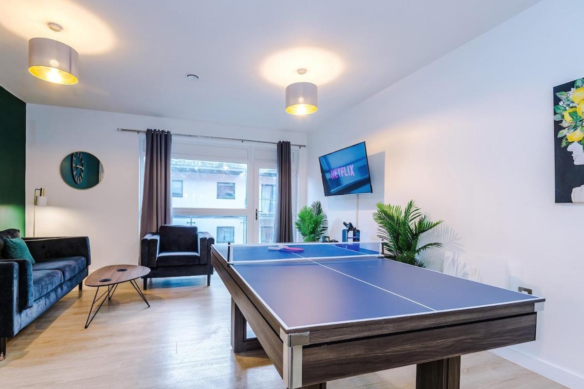 New, Luxe 2br, Manchester, Pool Table, Parking, Balcony, Ps4 Apartment