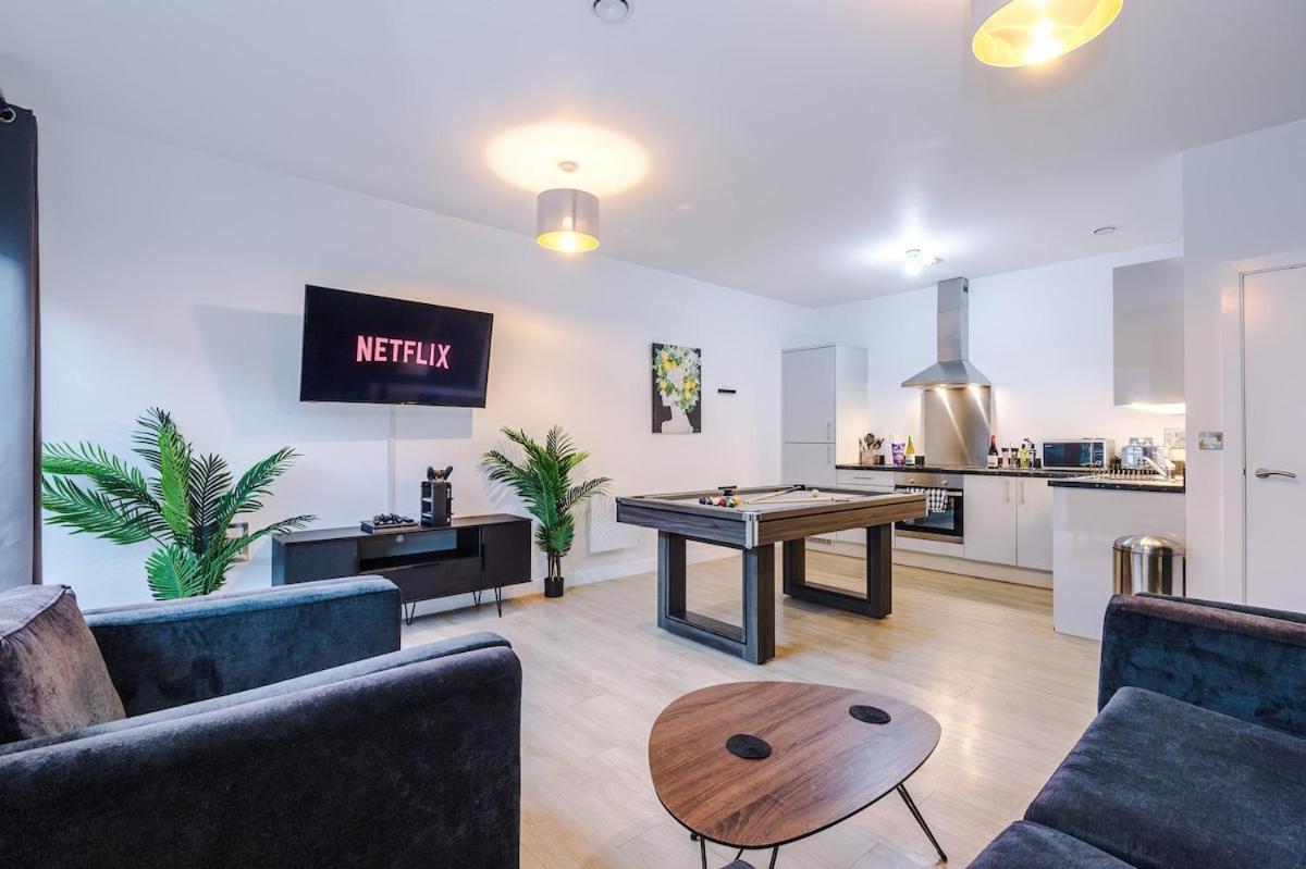New, Luxe 2br, Manchester, Pool Table, Parking, Balcony, Ps4 *